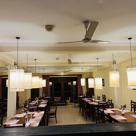 Hotel Sunflower กตรคาม ภายนอก รูปภาพ