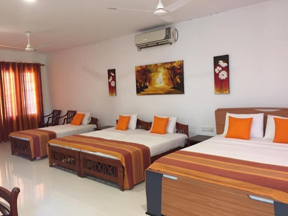 Hotel Sunflower กตรคาม ภายนอก รูปภาพ