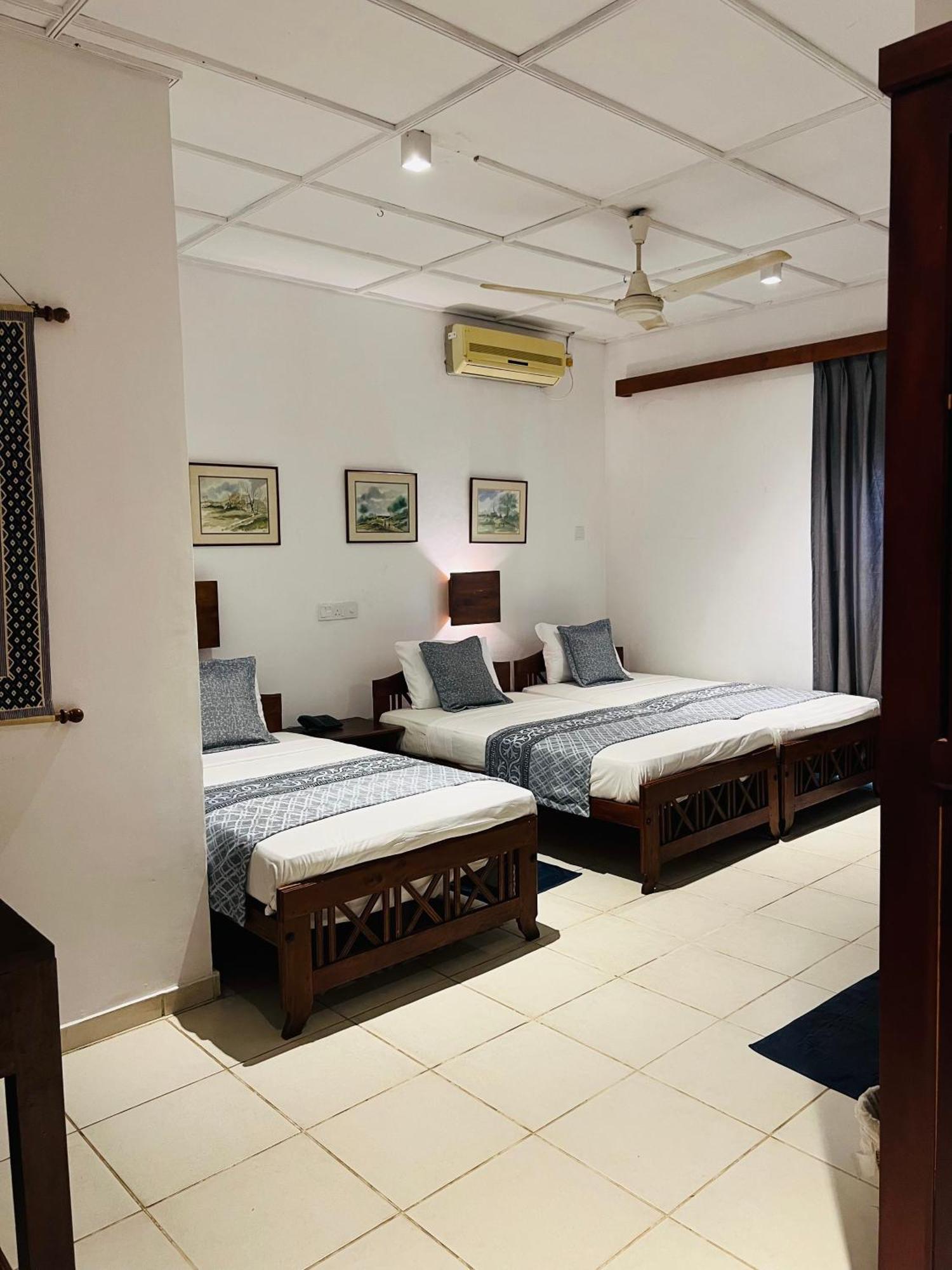 Hotel Sunflower กตรคาม ภายนอก รูปภาพ