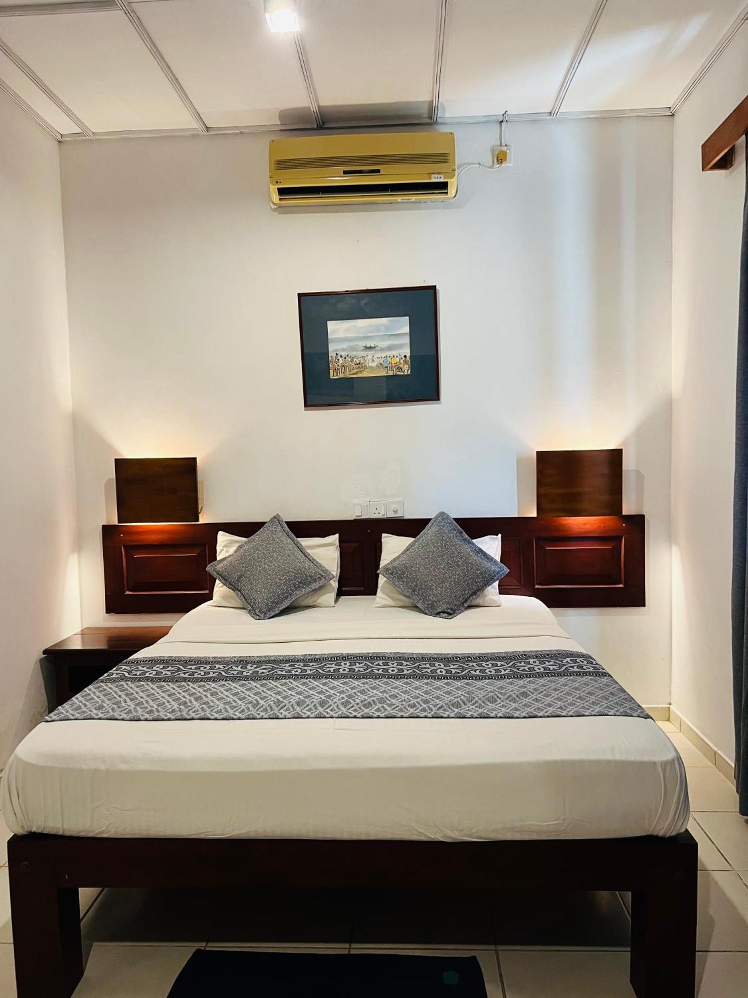 Hotel Sunflower กตรคาม ภายนอก รูปภาพ