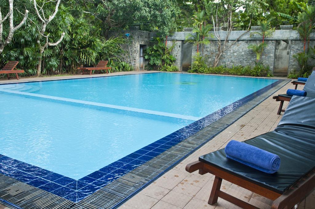 Hotel Sunflower กตรคาม ภายนอก รูปภาพ