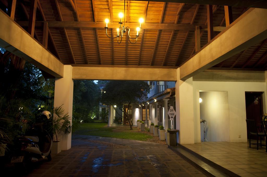 Hotel Sunflower กตรคาม ภายนอก รูปภาพ