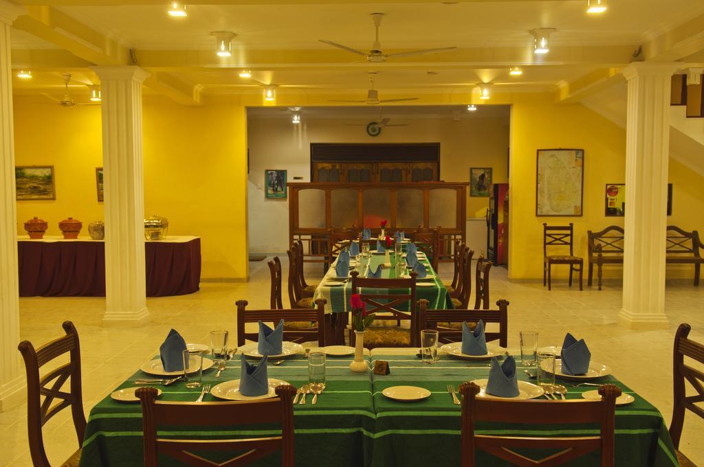 Hotel Sunflower กตรคาม ภายนอก รูปภาพ