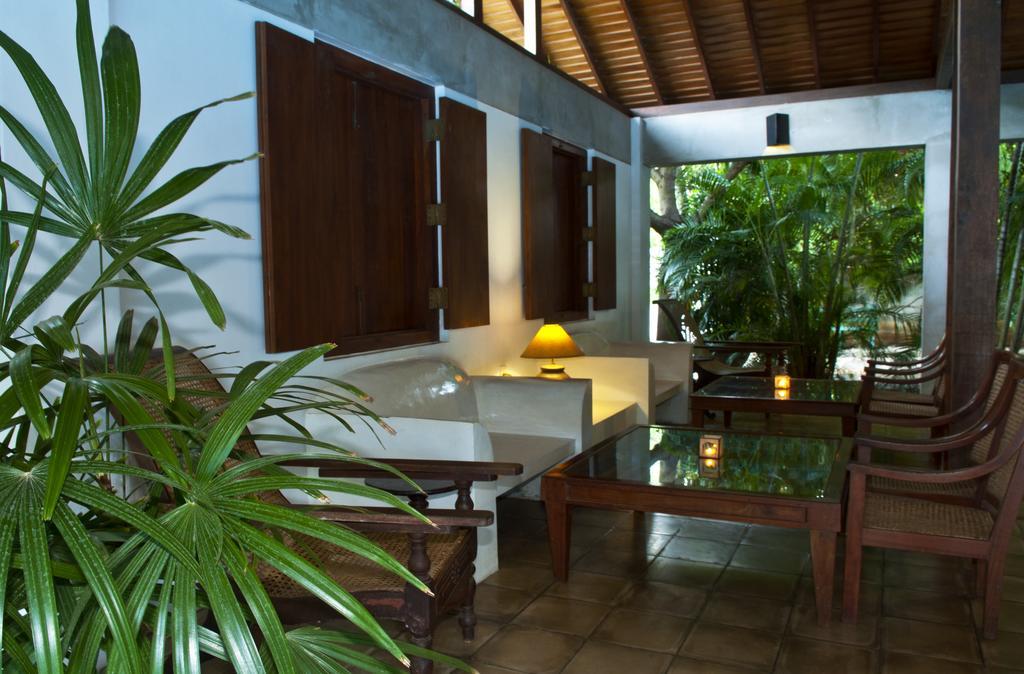 Hotel Sunflower กตรคาม ภายนอก รูปภาพ