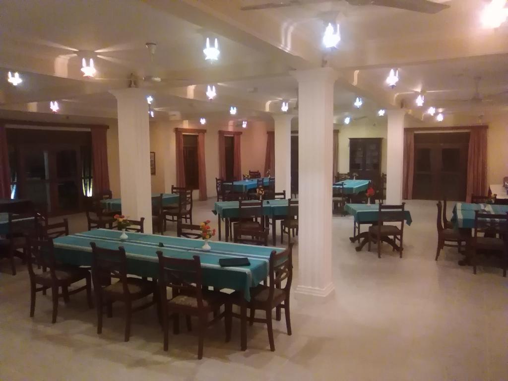 Hotel Sunflower กตรคาม ภายนอก รูปภาพ