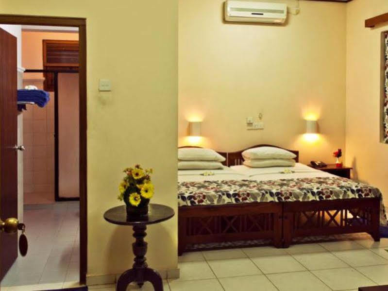 Hotel Sunflower กตรคาม ภายนอก รูปภาพ