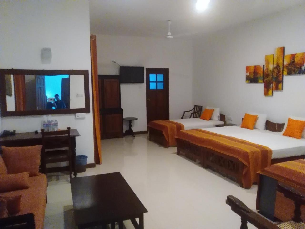 Hotel Sunflower กตรคาม ภายนอก รูปภาพ