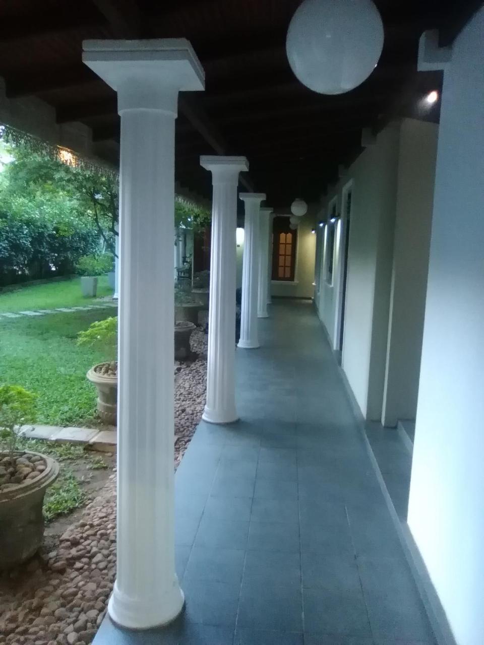 Hotel Sunflower กตรคาม ภายนอก รูปภาพ