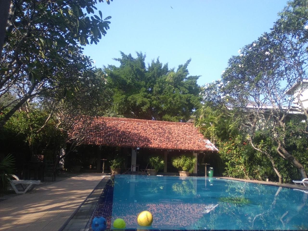 Hotel Sunflower กตรคาม ภายนอก รูปภาพ