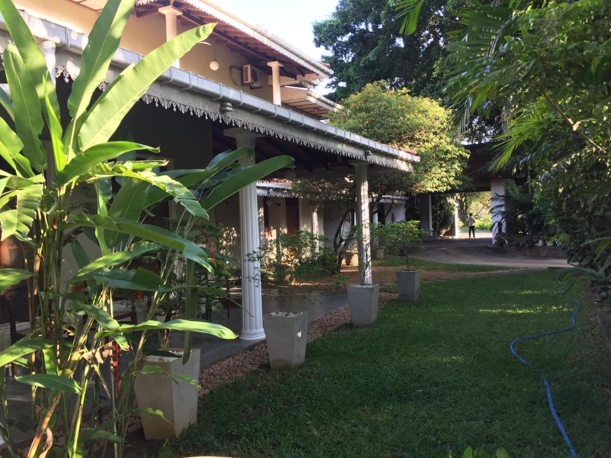 Hotel Sunflower กตรคาม ภายนอก รูปภาพ