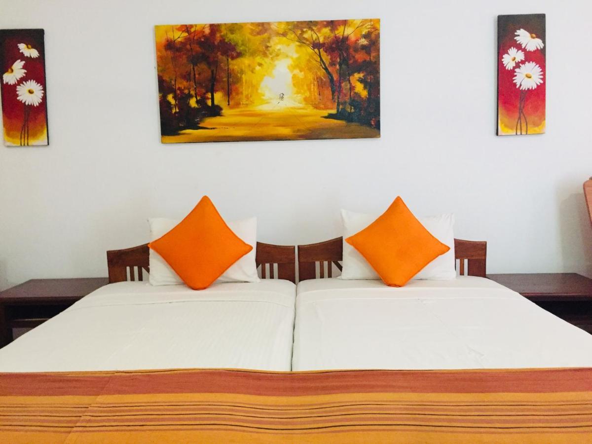 Hotel Sunflower กตรคาม ภายนอก รูปภาพ