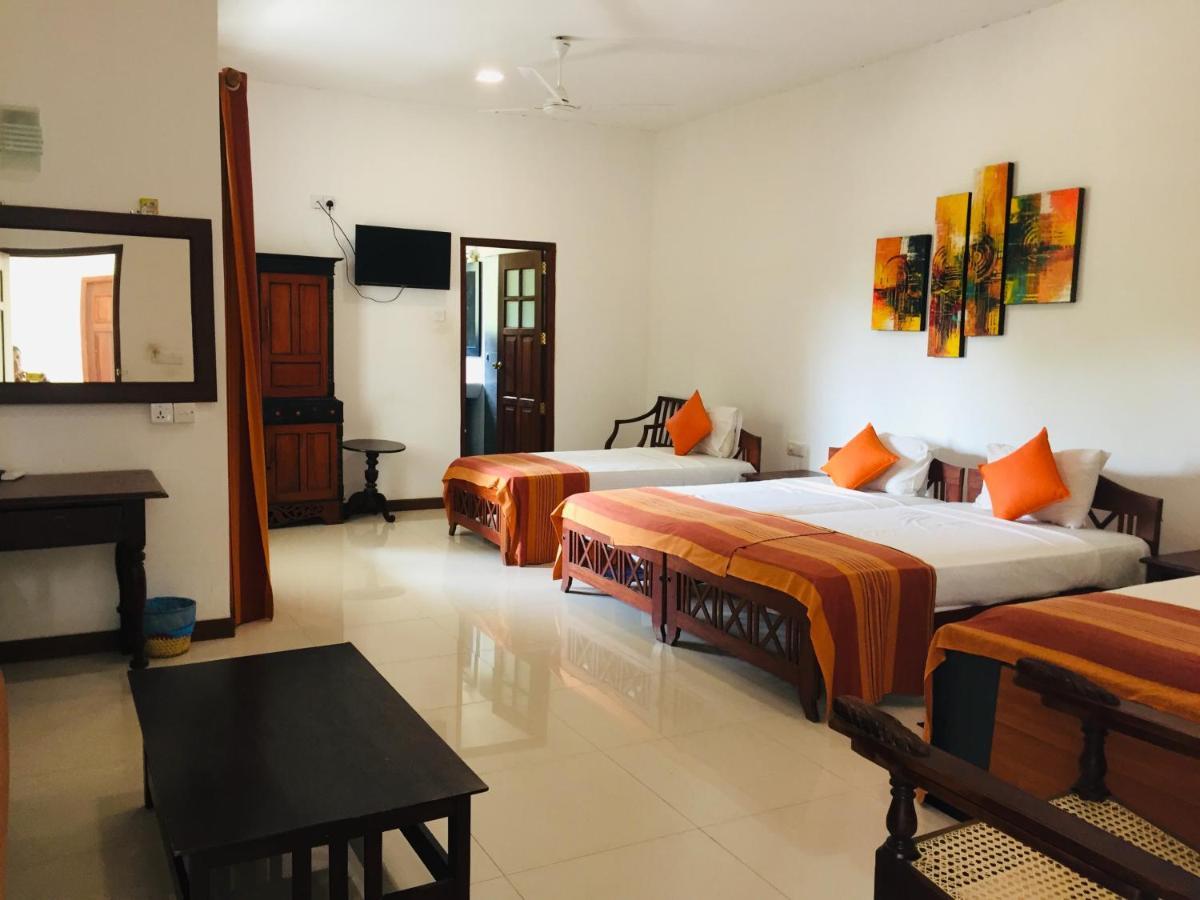 Hotel Sunflower กตรคาม ภายนอก รูปภาพ